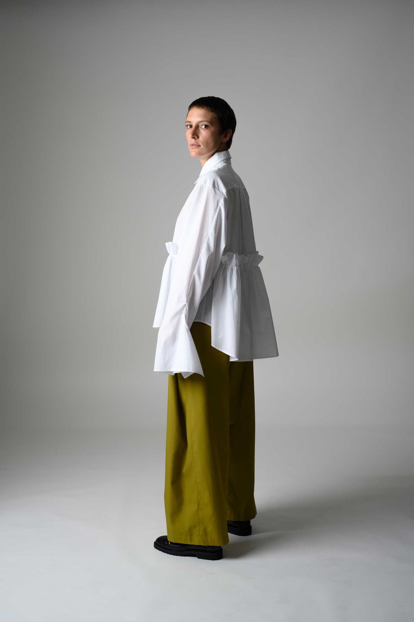 Bow Sleeve Ruffle Shirt SLICE / paper