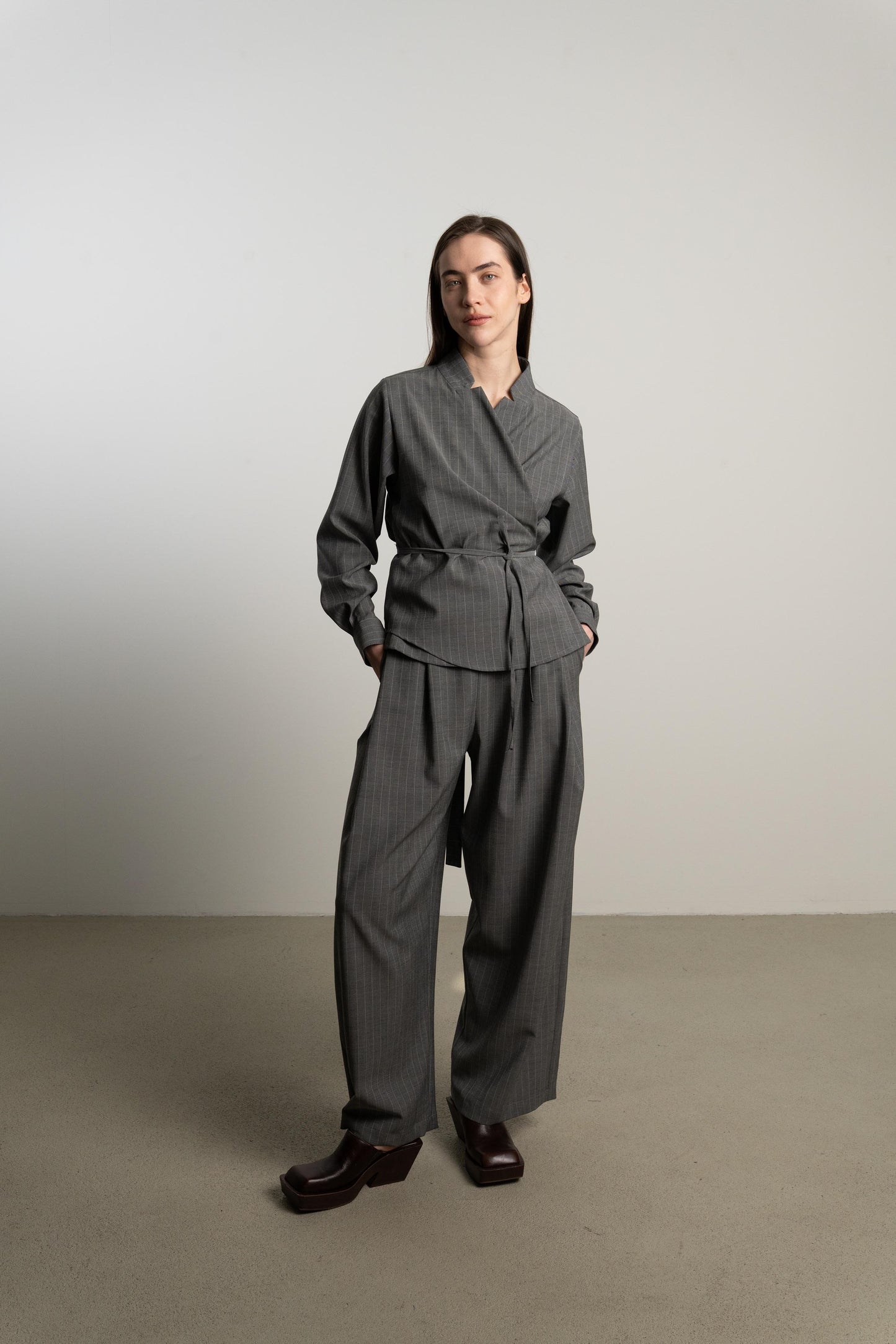 Wrap Top STORMA / stone pinstripe