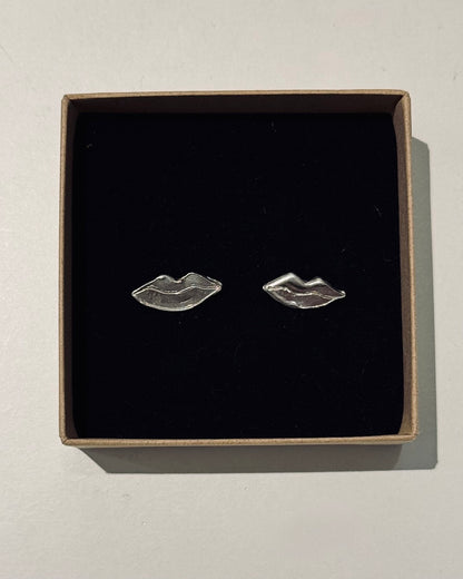 ANNA RIESS Stud Earrings / mouth/ finger/ heart
