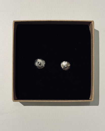 ANNA RIESS Stud Earrings / titti/ nose/ pea