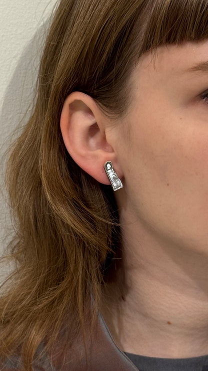 ANNA RIESS Stud Earrings / mouth/ finger/ heart