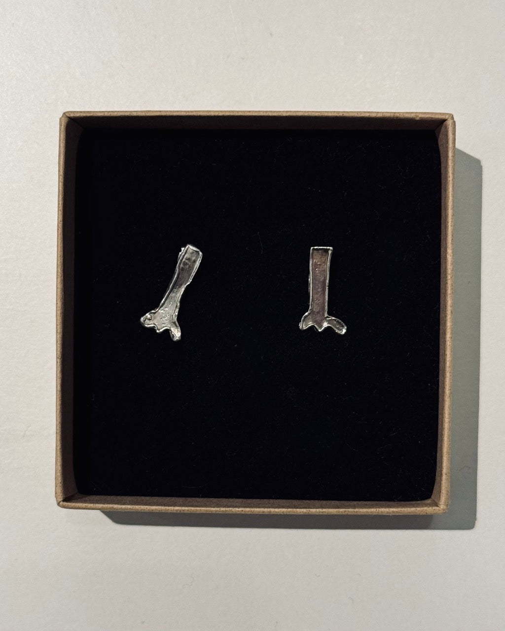 ANNA RIESS Stud Earrings / titti/ nose/ pea