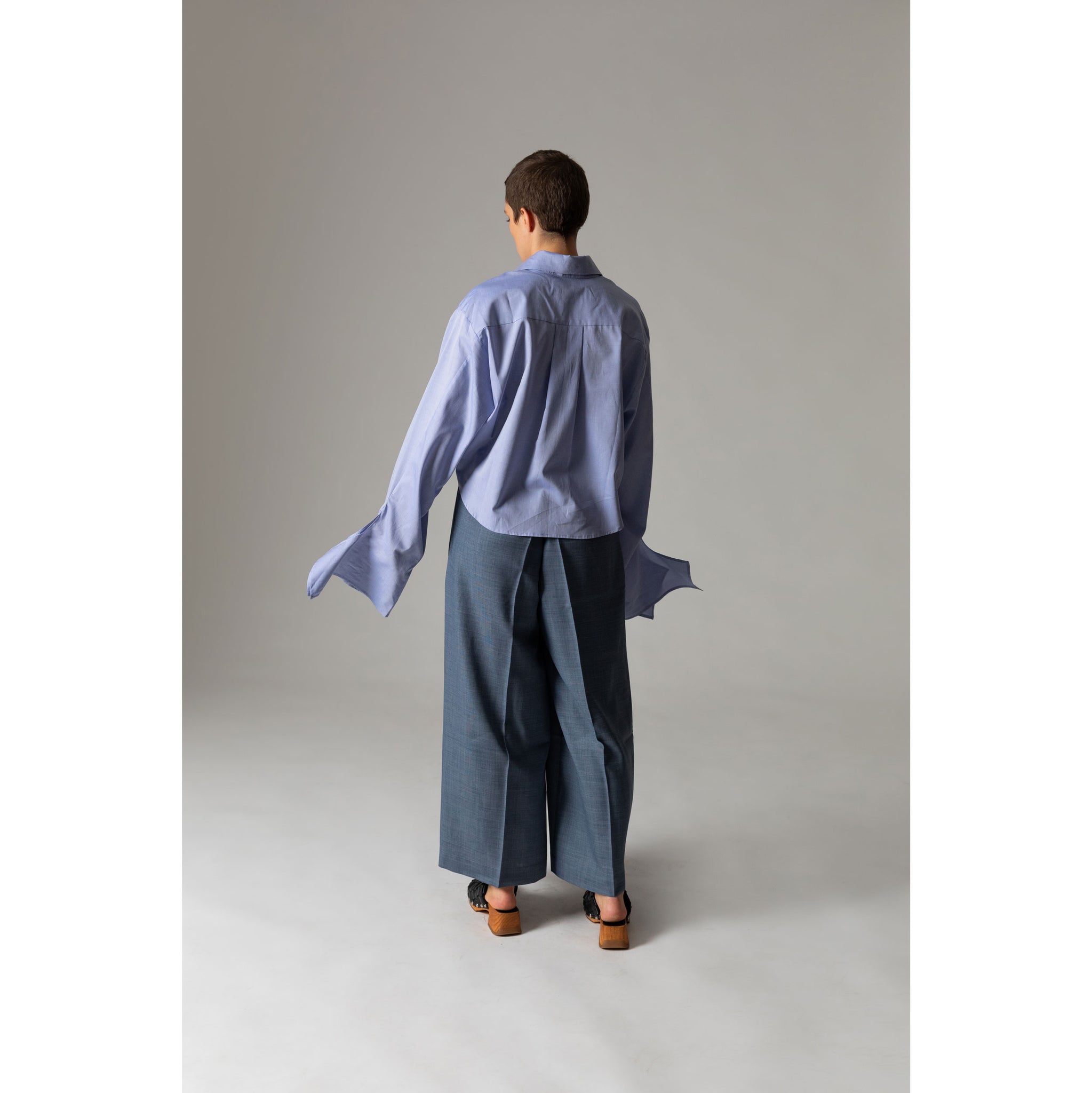 Bow Sleeve Crop Shirt / cloudless blue