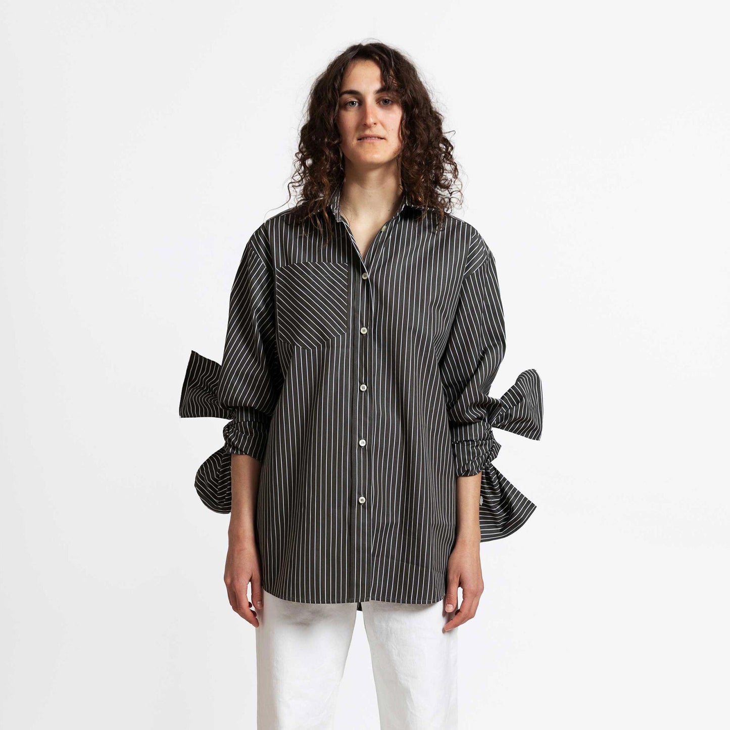 Bow Sleeve Shirt DAWN / black pinstripe