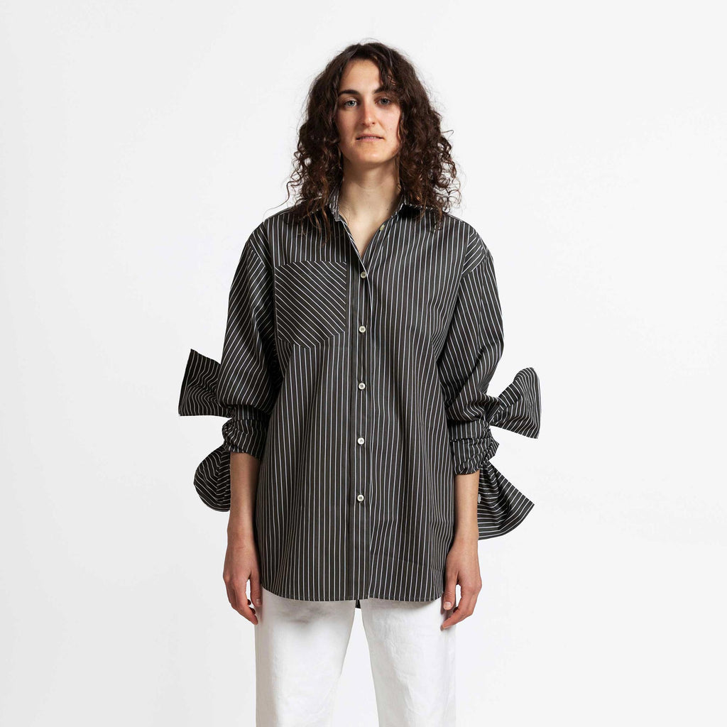 Bow Sleeve Shirt / black pinstripe