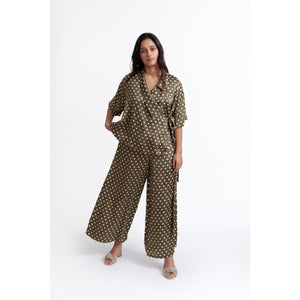 Floaty Wrap Shirt / moss dots