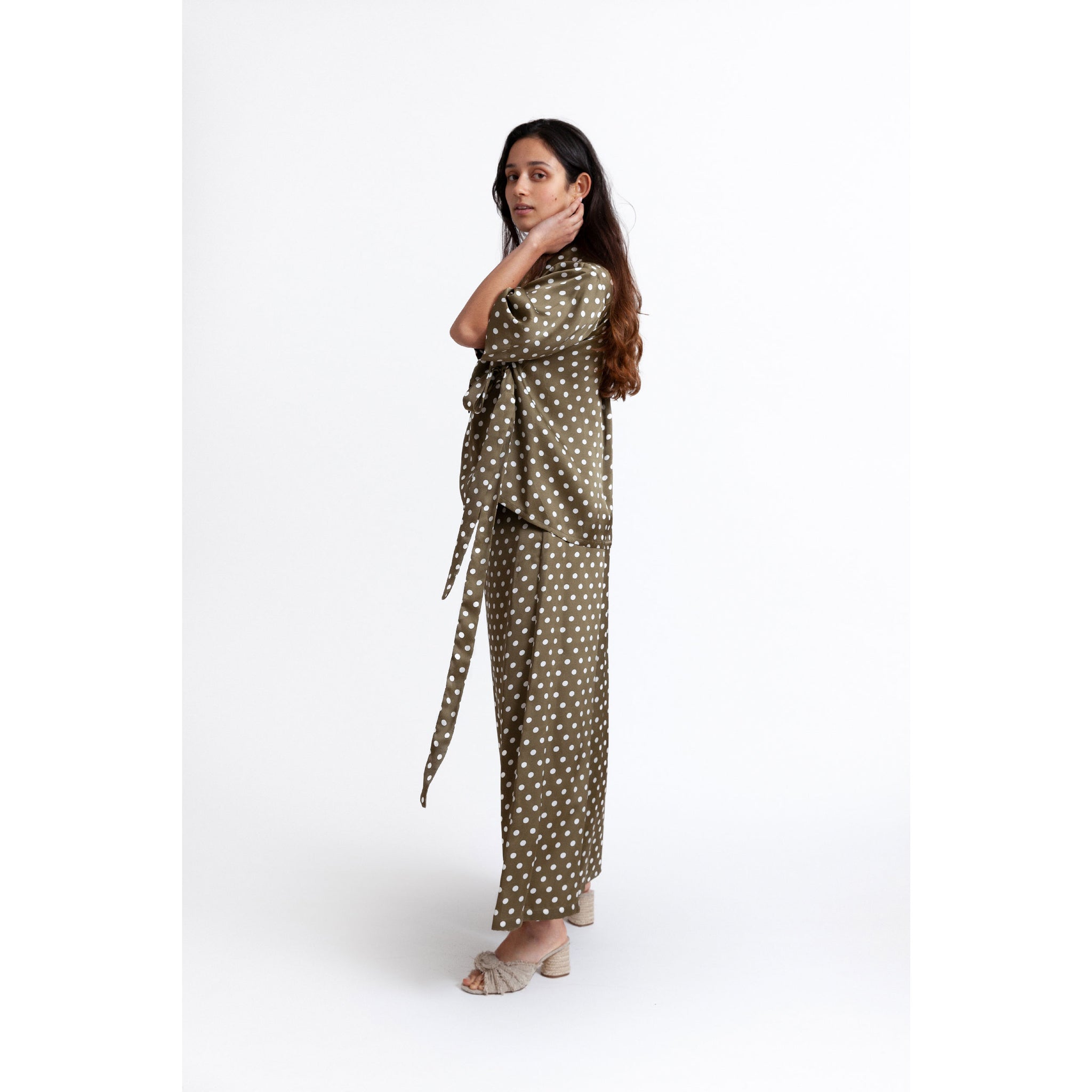 Floaty Wrap Shirt / moss dots